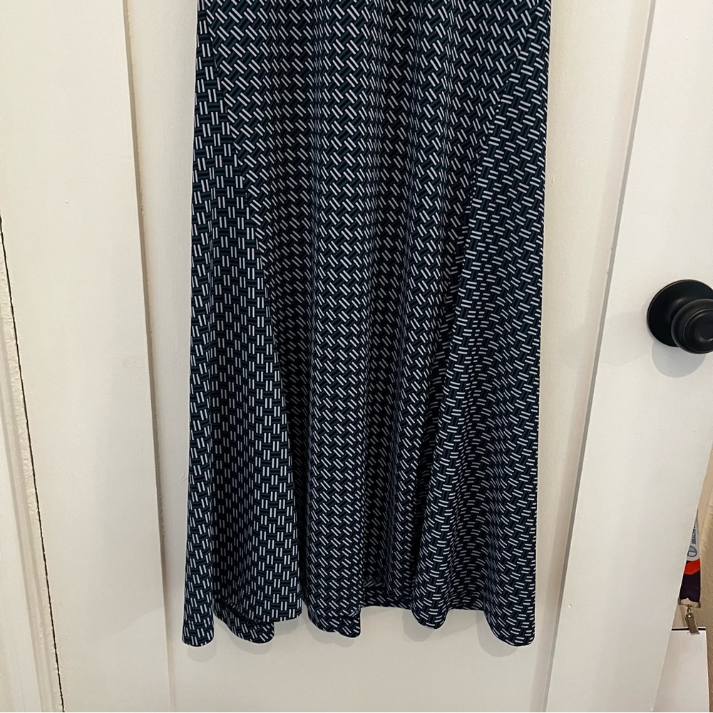 Ann Taylor Black and White Sleeveless Maxi Dress - Size Medium - Picture 5 of 8
